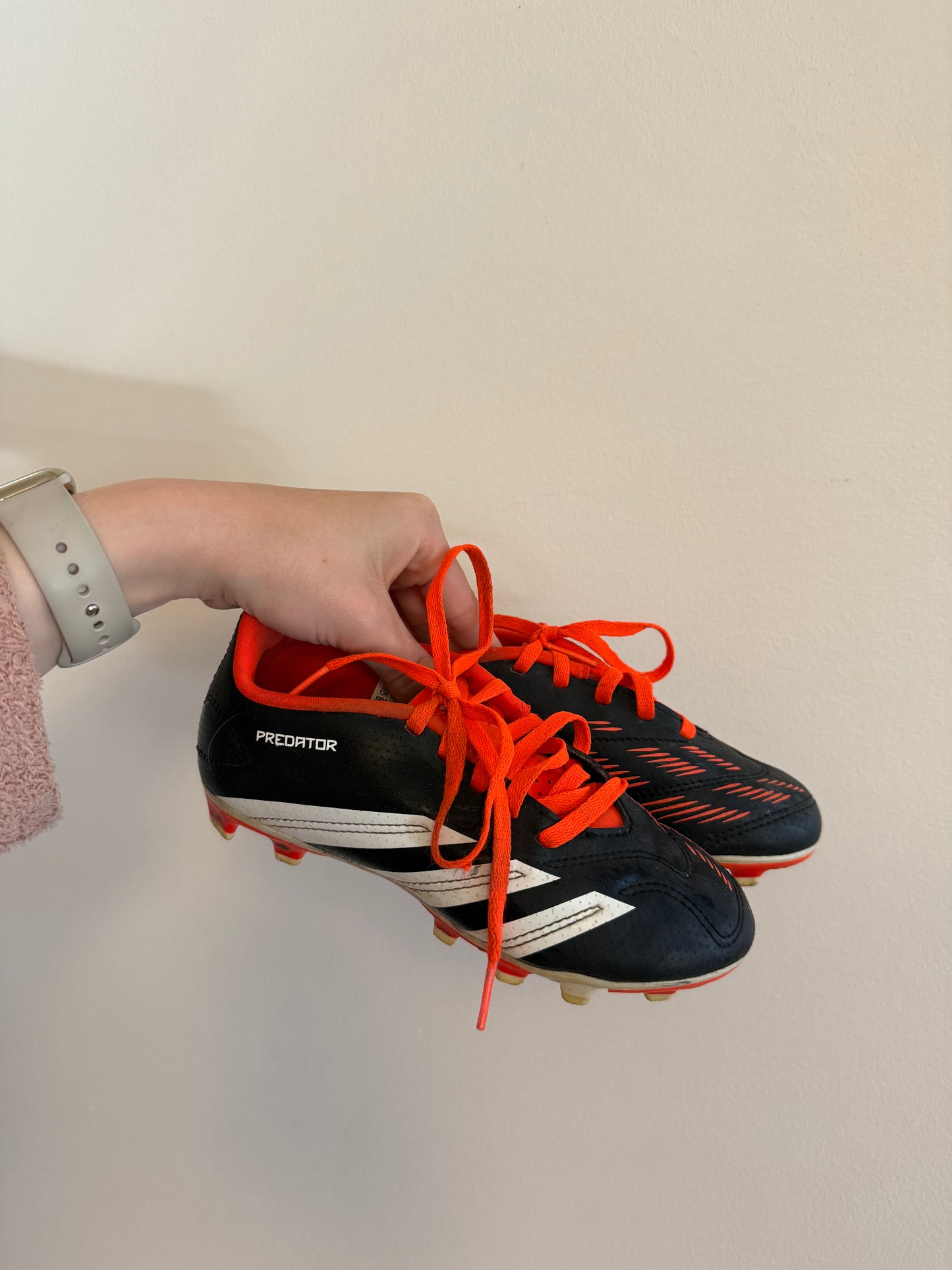 SOCCER CLEATS SIZE 13