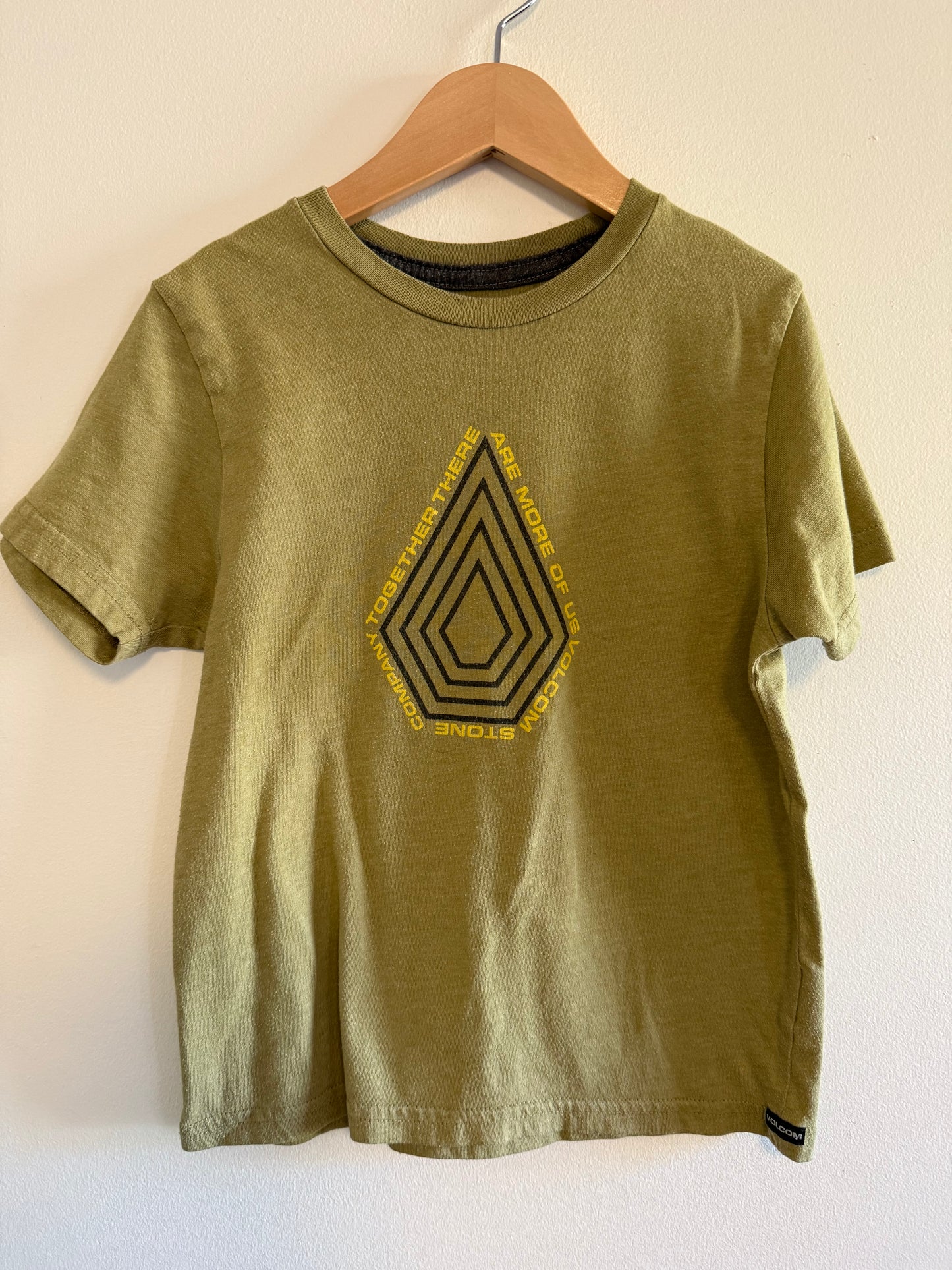 VOLCOM SHIRT SIZE 7