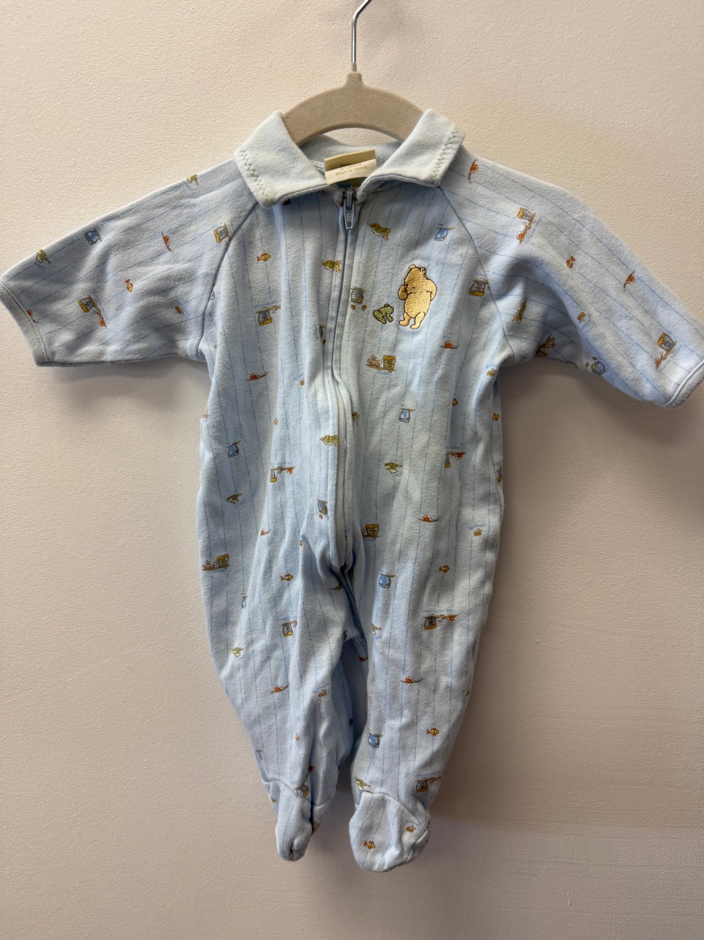 VINTAGE DISNEY CLASSIC POOH SLEEPER SIZE 0-3M
