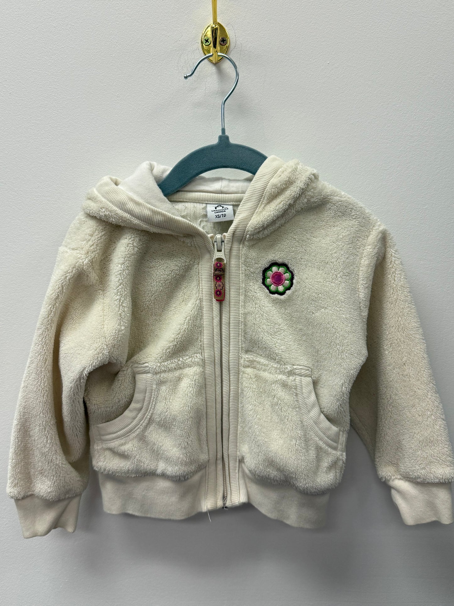 WHITE SWEATER SIZE 2T