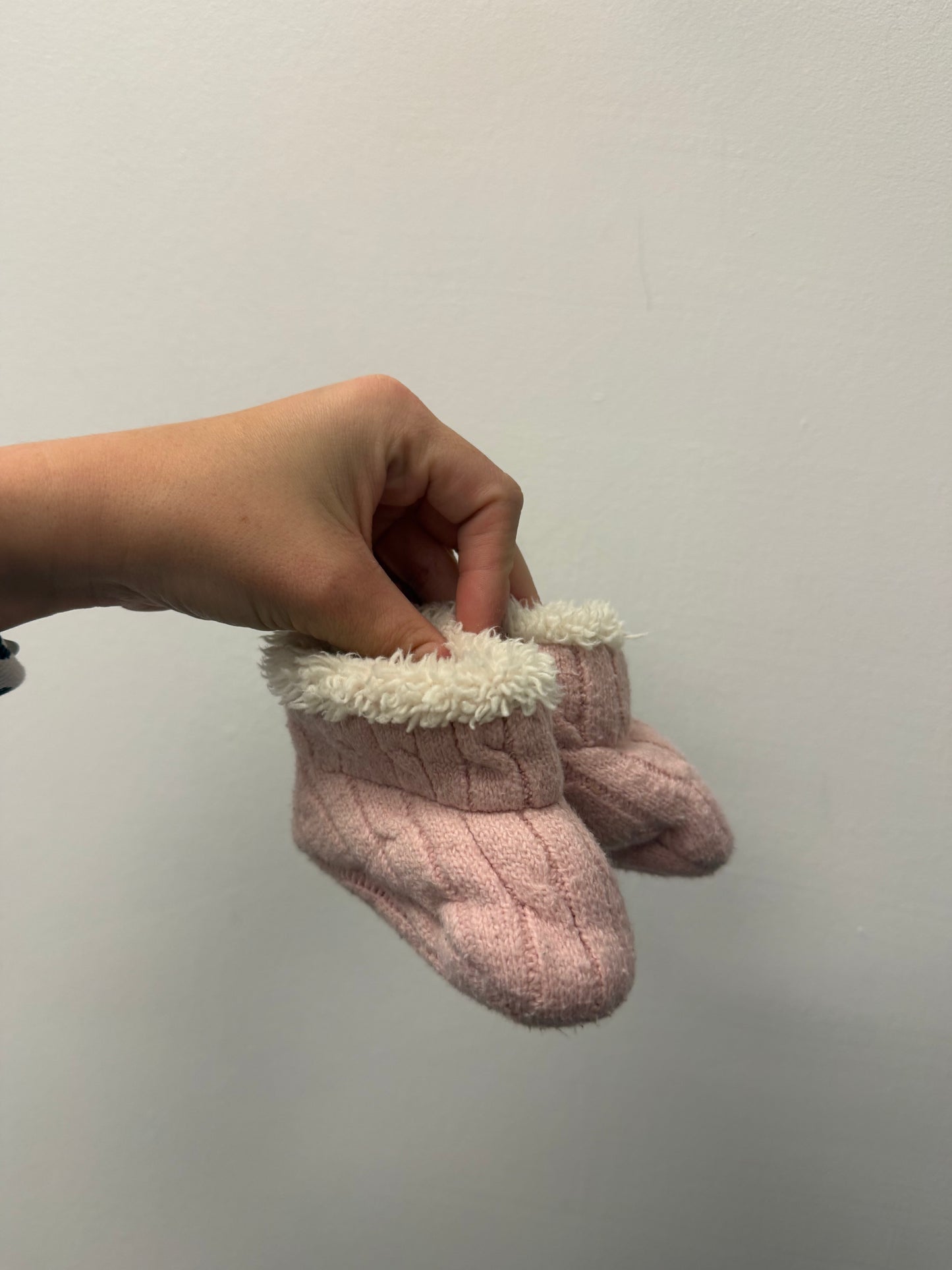 BABY GAP LINED BOOTIES SIZE 3-6M
