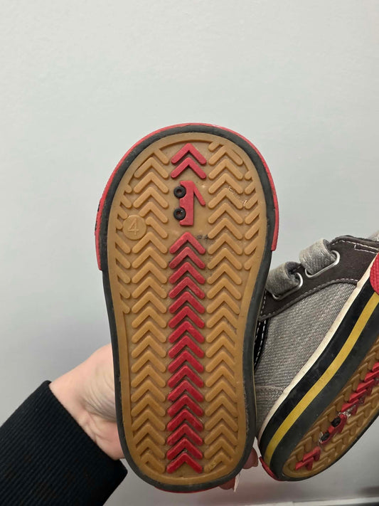 SEE KAI RUN RUNNERS SIZE 4