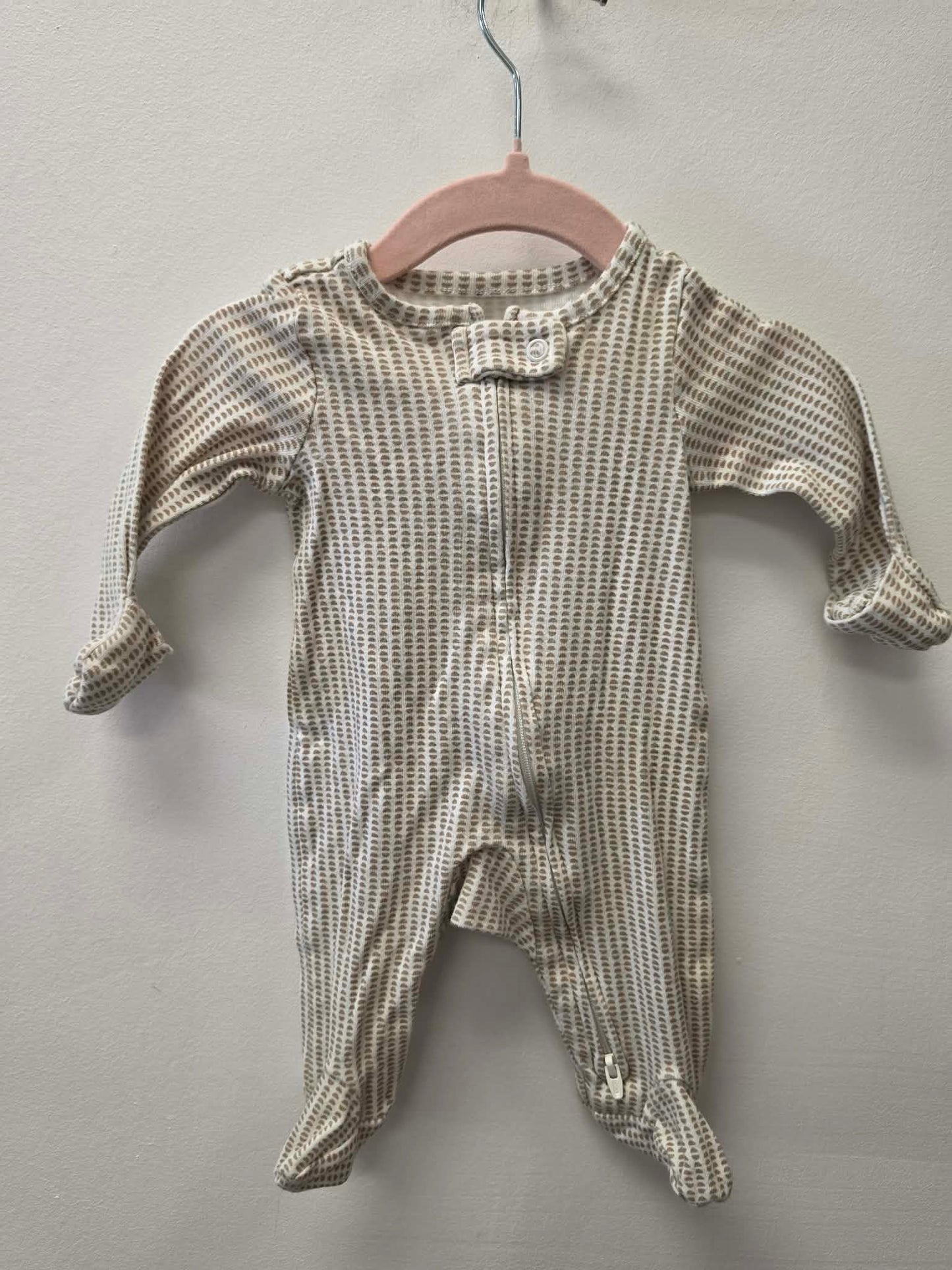 CARTERS BROWN DOTTED SLEEPER SIZE NEWBORN
