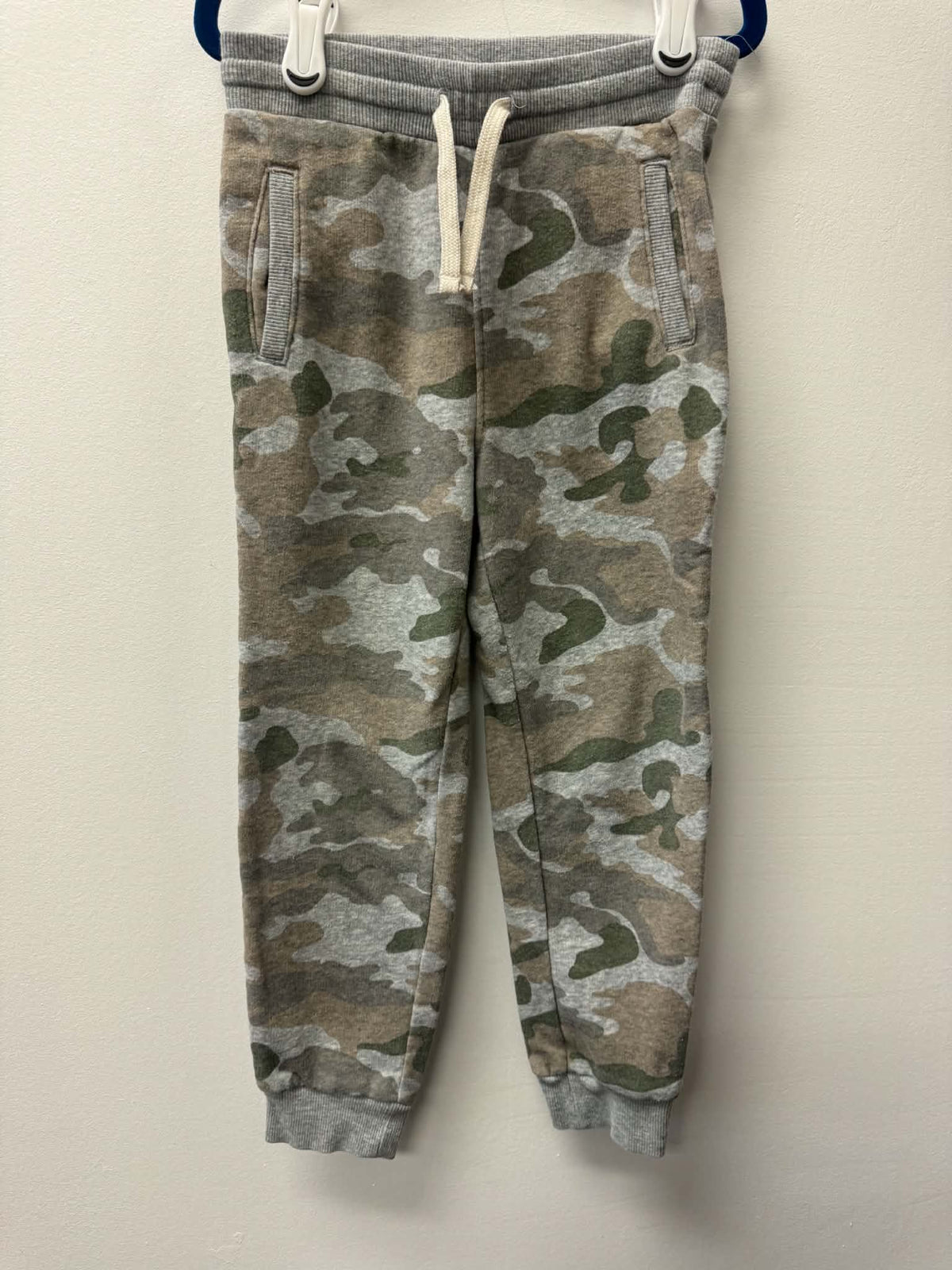 OLD NAVY CAMO SWEATS SIZE 5
