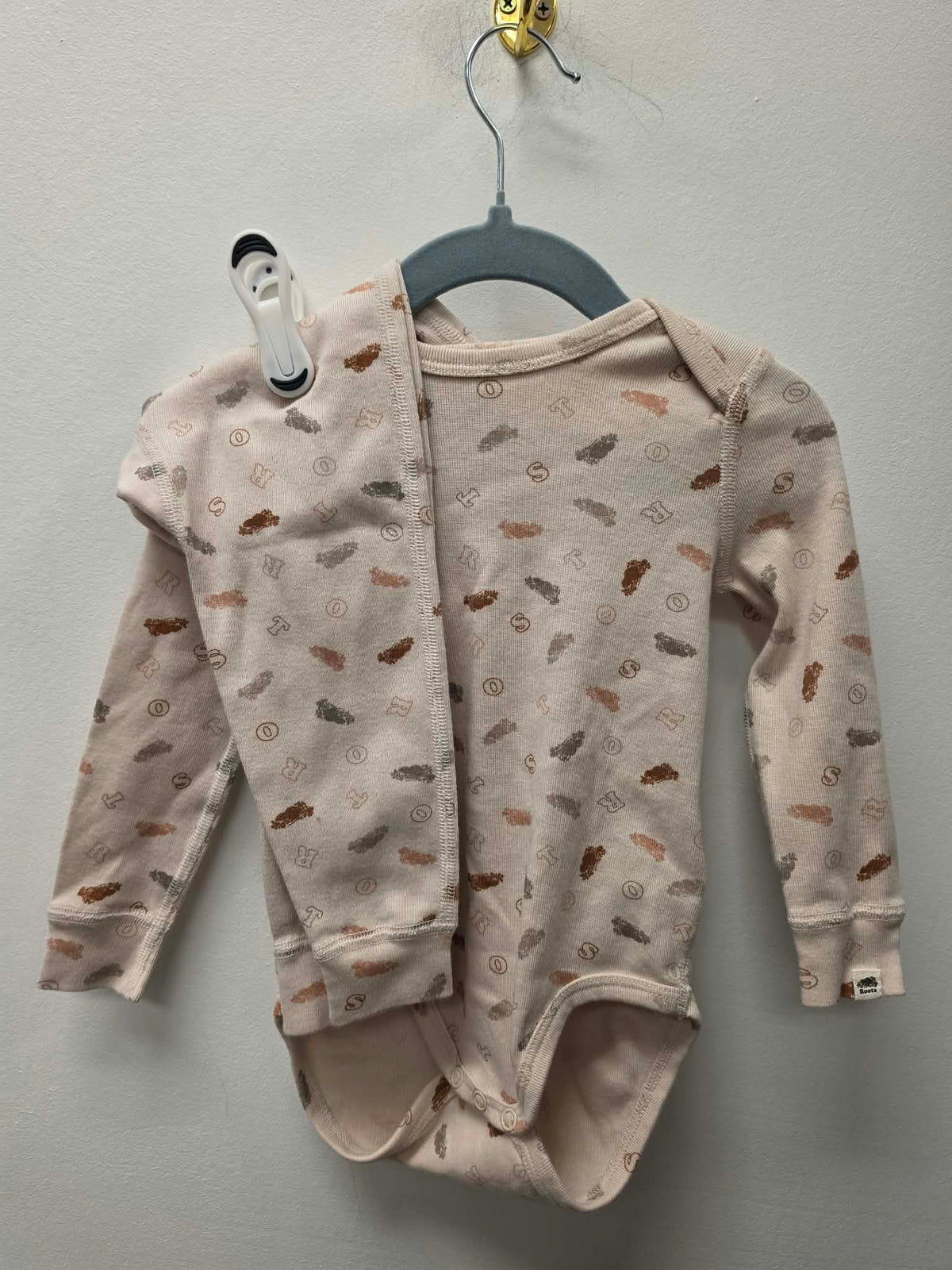 ROOTS ONESIE OUTFIT SIZE 12-18M