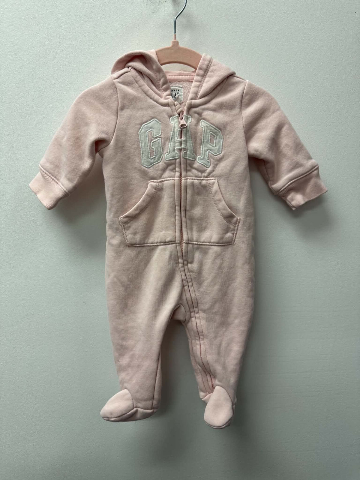 BABY GAP HOODED ONE PIECE SIZE 0-3M