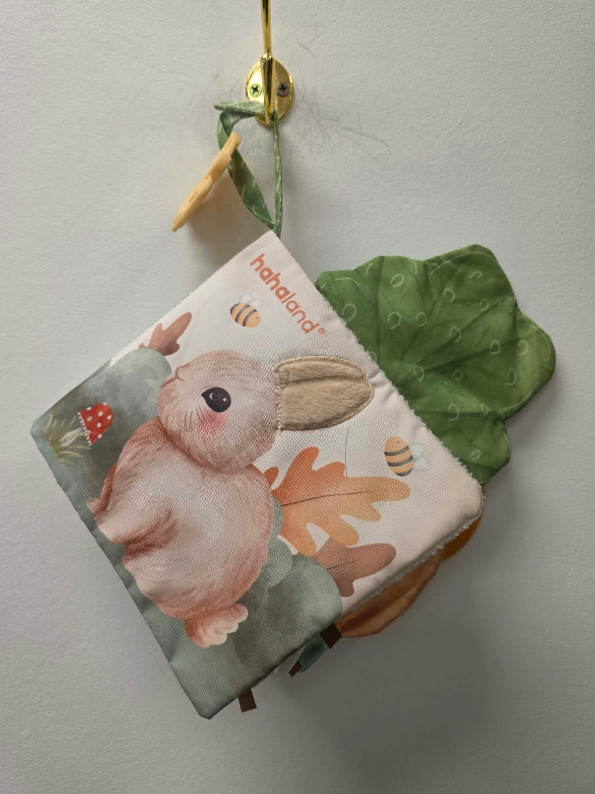 BUNNY CRINKLE BOOK