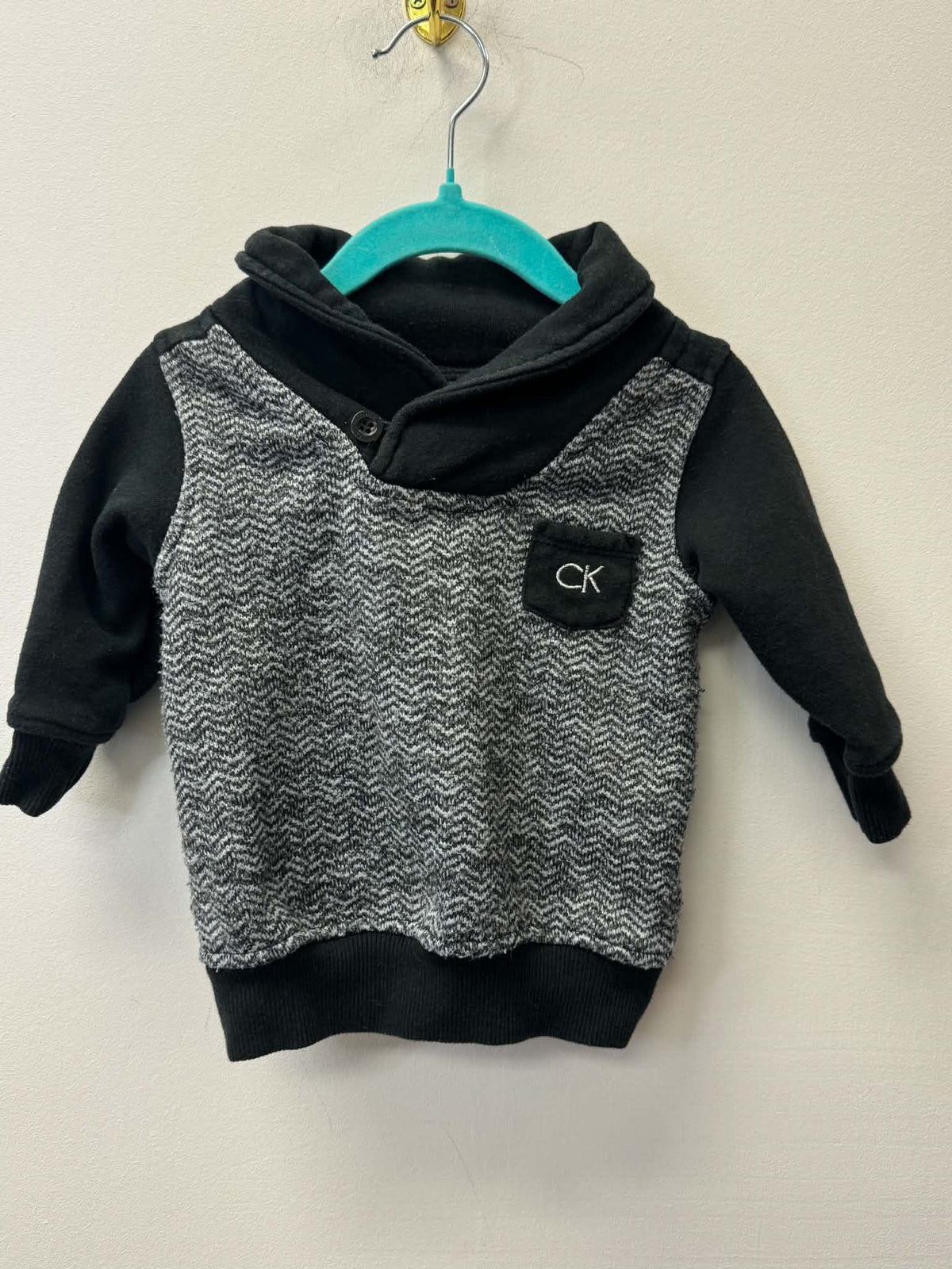 CALVIN KLEIN PULLOVER SIZE 12M