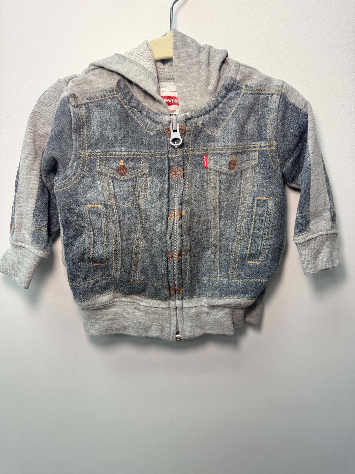 LEVI SWEATER SIZE 3-6M