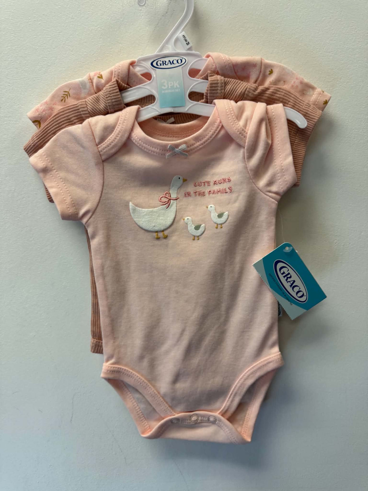 NEW GRACO 3 PACK OF ONESIES SIZE 3-6M