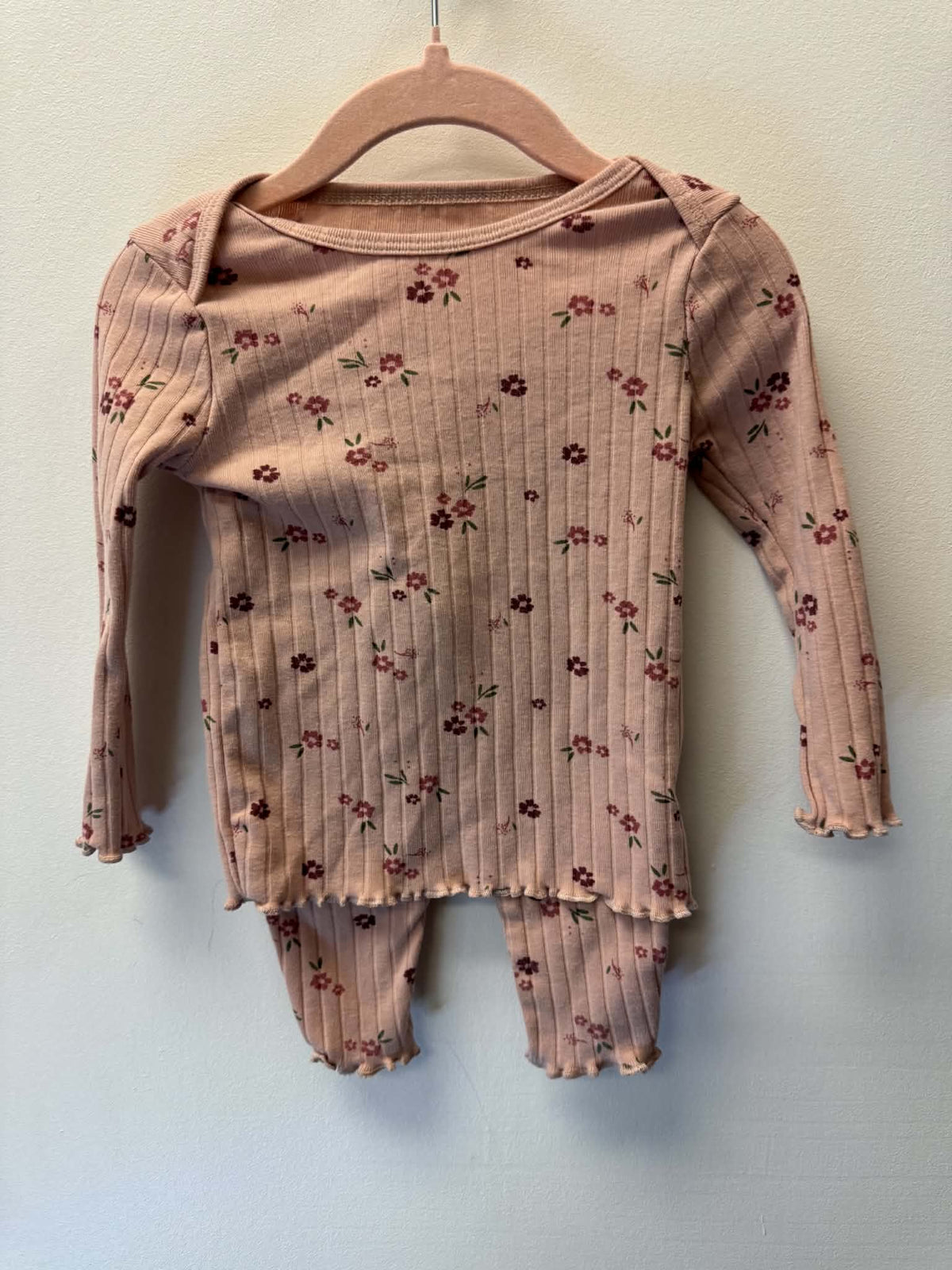 CARTERS RIBBED FLORAL OUTFIT SIZE 12M