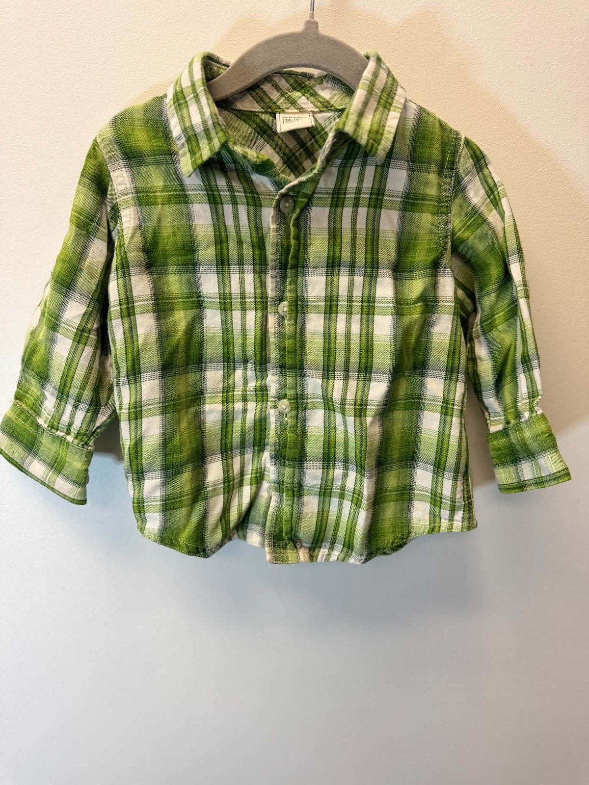 OLD NAVY GREEN PLAID SIZE 12-18M