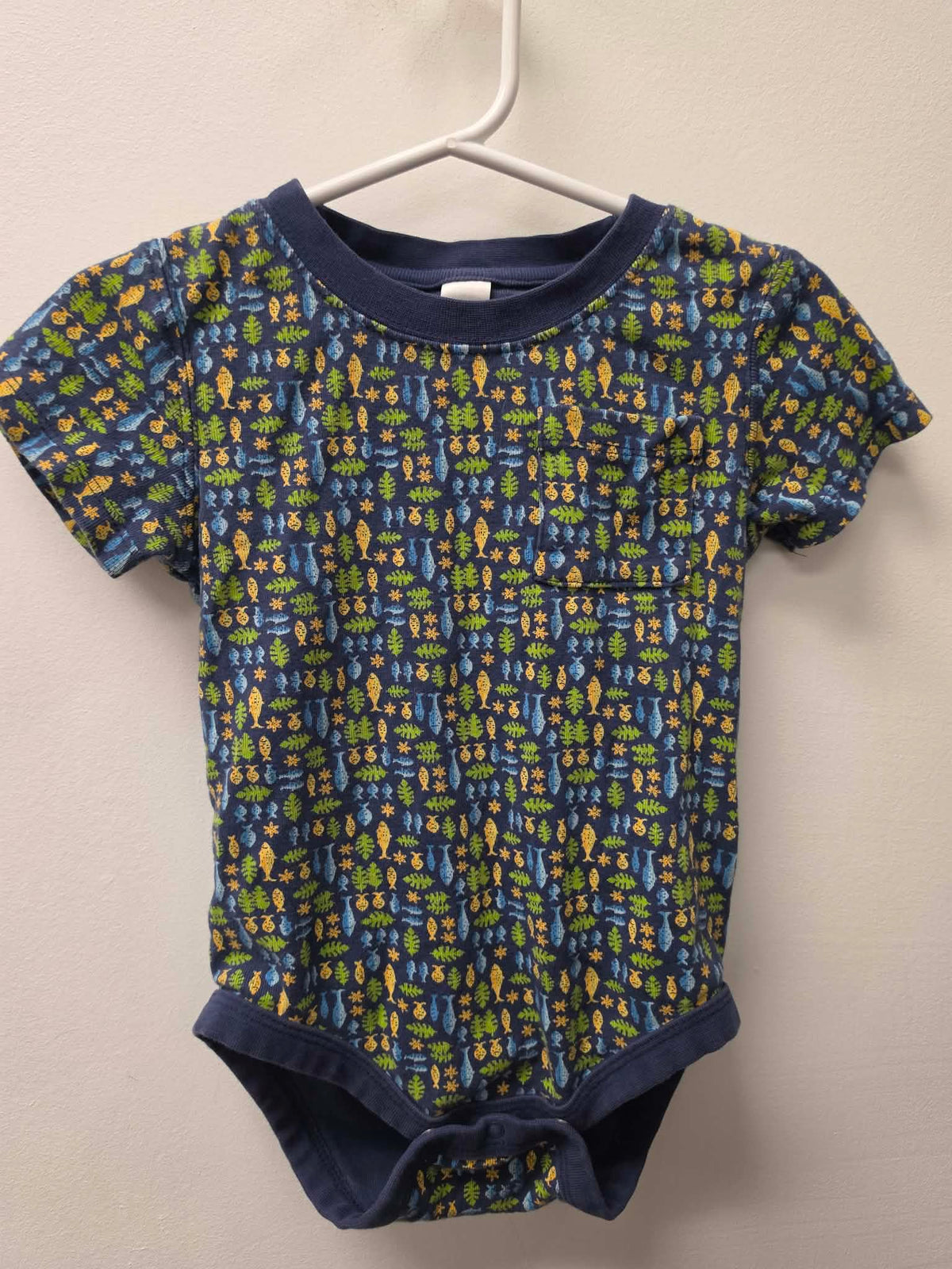 VINTAGE BABY GAP FISH ONESIE SIZE 12-18M