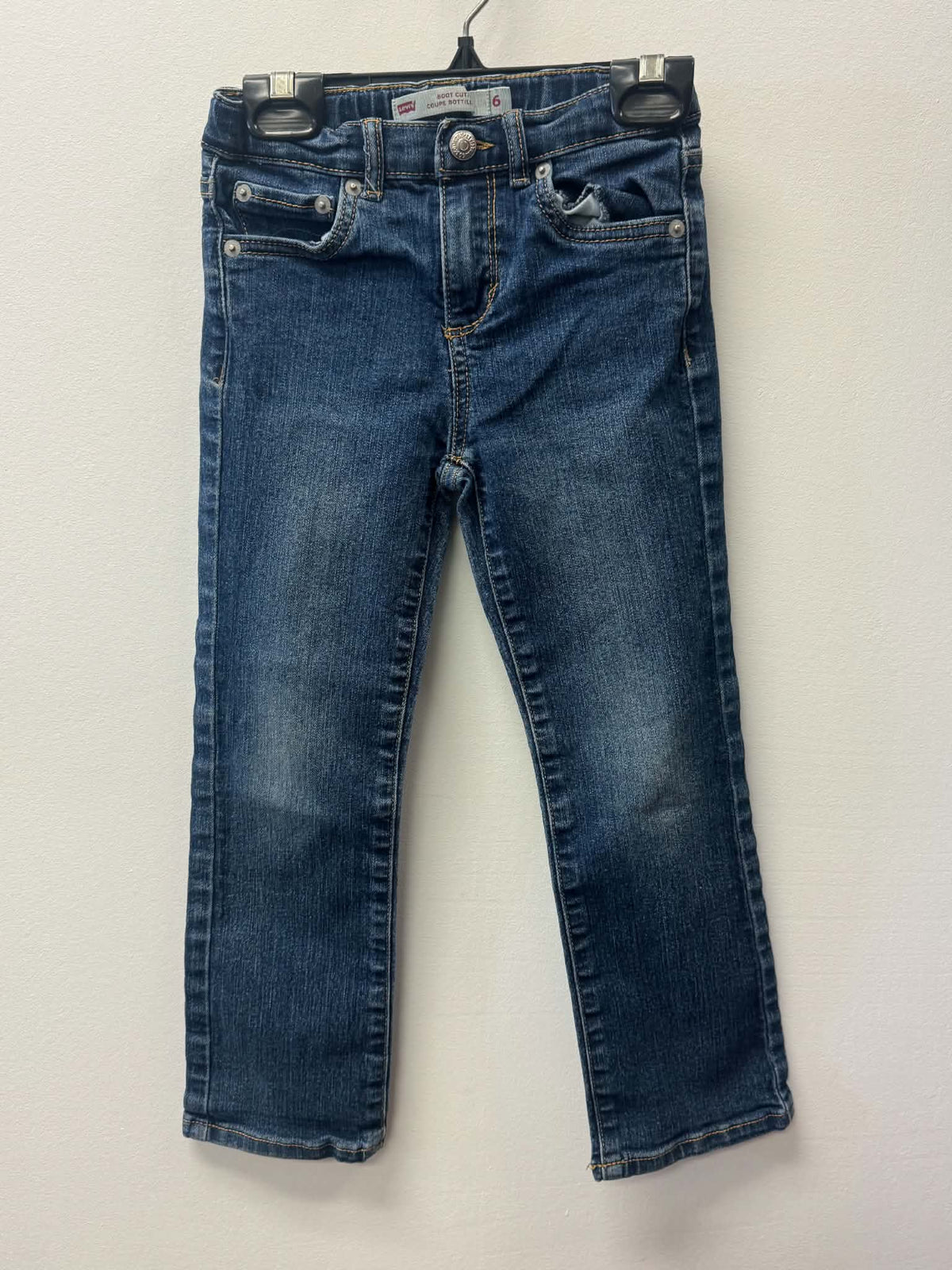 LEVI JEANS SIZE 6